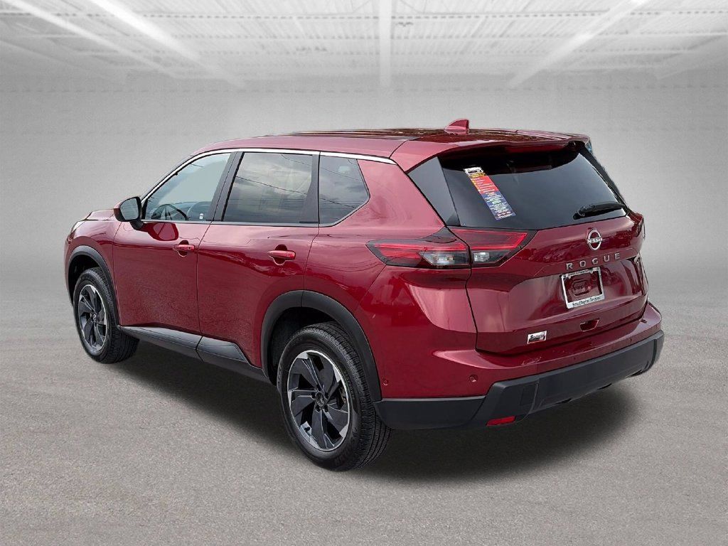 Used 2025 Nissan Rogue SV FWD image 4