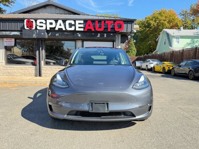 Used 2022 Tesla Model Y Long Range AWD/4WD image 2