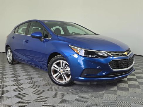 Used 2017 Chevrolet Cruze LT w/ Sun And Sound Package FWD image 1
