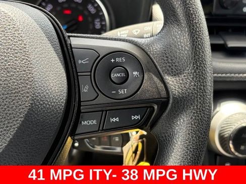 Used 2022 Toyota RAV4 LE AWD/4WD image 21