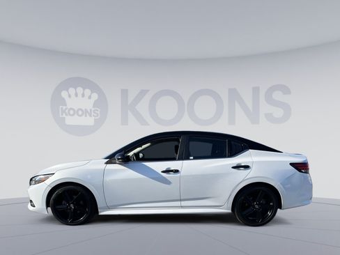 Used 2022 Nissan Sentra SR w/ Midnight Edition FWD image 2