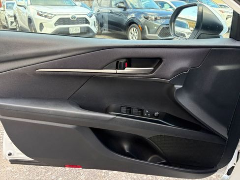 Used 2025 Toyota Camry LE image 20