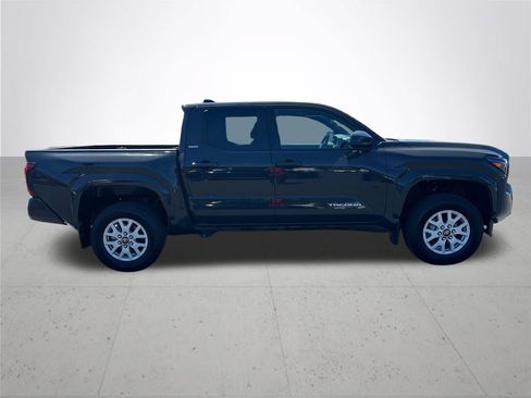 Used 2024 Toyota Tacoma SR5 AWD/4WD image 6