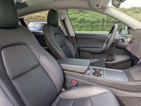 Used 2021 Tesla Model Y Long Range image 21