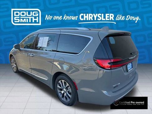 Certified 2022 Chrysler Pacifica Pinnacle image 5