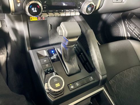 Used 2024 Toyota Tacoma Limited w/ Limited Package (LT) image 18