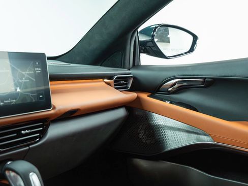 Used 2025 Lotus Emira image 27