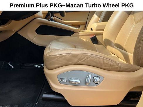 Used 2017 Porsche Macan AWD/4WD image 41