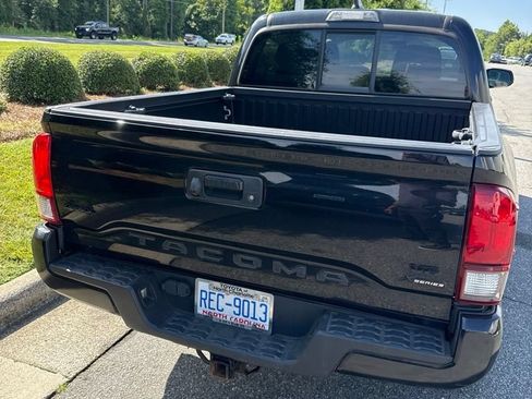 Used 2022 Toyota Tacoma SR AWD/4WD image 7
