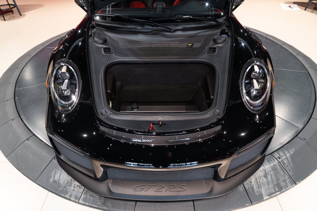 Used 2018 Porsche 911 GT2 RS RWD image 18