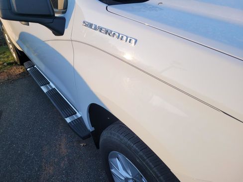 Used 2020 Chevrolet Silverado 1500 Custom w/ Custom Value Package image 5