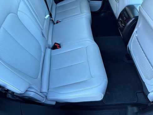 Used 2022 Jeep Grand Cherokee Overland w/ Advanced Protech Group III image 13