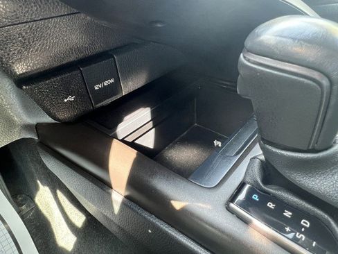 Used 2023 Toyota Camry SE image 31