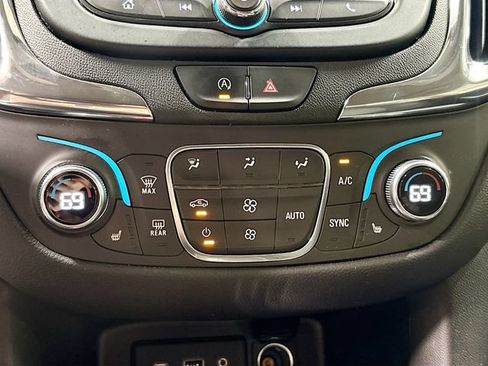 Used 2023 Chevrolet Equinox LT FWD image 15