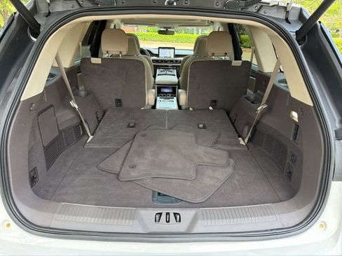 Used 2023 Lincoln Aviator Reserve w/ Equipment Group 201A image 24