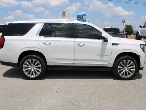 Used 2022 GMC Yukon Denali w/ Denali Ultimate Package AWD/4WD image 4