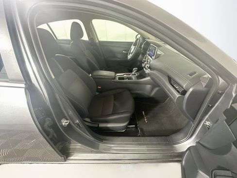 Used 2025 Nissan Sentra SV FWD image 29