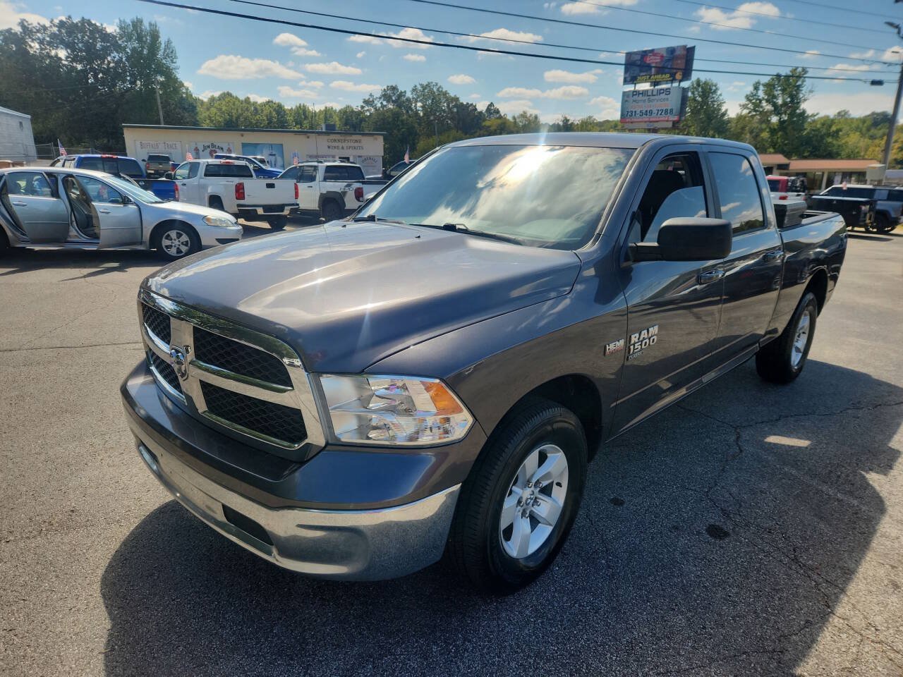 Used 2021 RAM 1500 Classic SLT AWD/4WD image 4