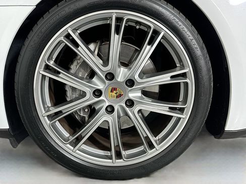 Used 2018 Porsche Panamera 4 image 33
