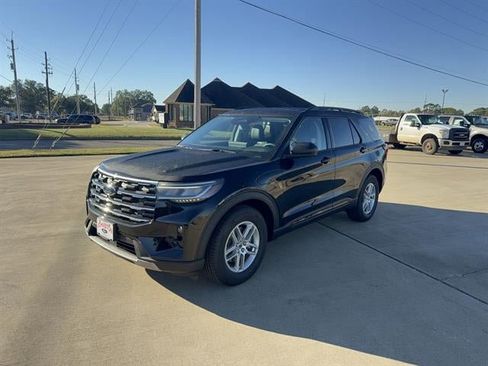 New 2026 Ford Explorer Active w/ Active Comfort Package image 1