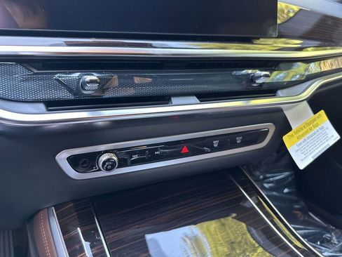 New 2026 BMW X5 xDrive40i w/ Climate Comfort Package image 18