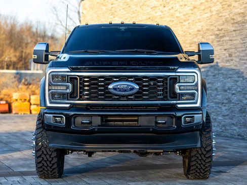 Used 2024 Ford F450 Platinum w/ FX4 Off-Road Package image 8