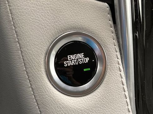 Used 2020 Cadillac Escalade Premium Luxury RWD image 17