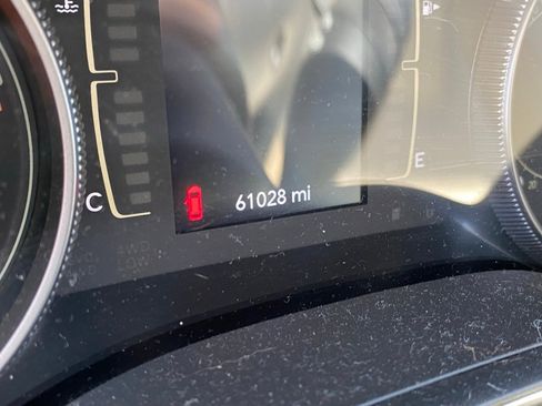 Used 2019 Jeep Cherokee Latitude w/ Popular Appearance Group image 12