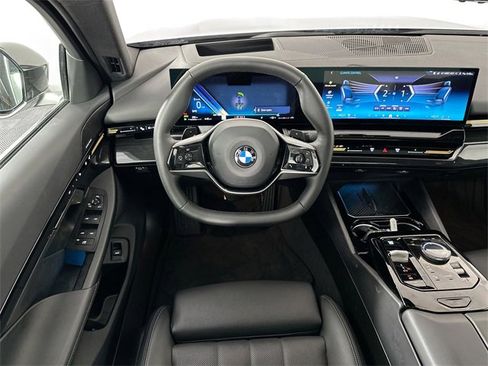 Used 2025 BMW 530i xDrive 530i xDrive w/ Premium Package image 3