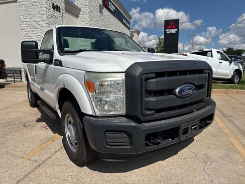 Used 2013 Ford F250 XL RWD image 2