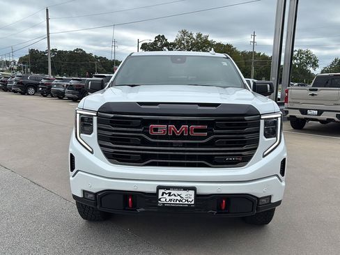 Used 2025 GMC Sierra 1500 AT4 w/ AT4 Premium Package AWD/4WD image 8