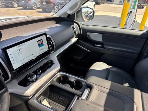 Used 2025 Ford Expedition Max Active AWD/4WD image 21
