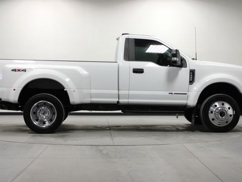 Used 2022 Ford F450 XLT w/ XLT Value Package image 3