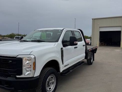 Used 2024 Ford F250 XL AWD/4WD image 3