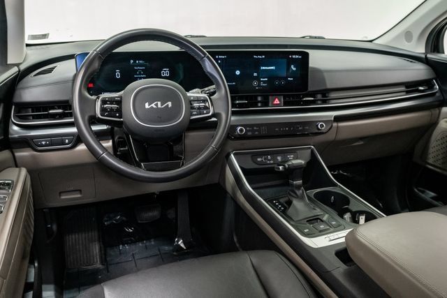 Certified 2025 Kia Carnival FWD image 7