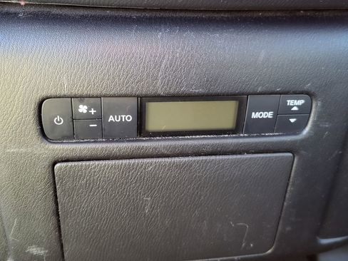 Used 2022 Nissan Armada SL image 36