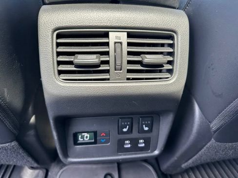 Used 2024 Nissan Rogue Platinum w/ Platinum Premium Package AWD/4WD image 16