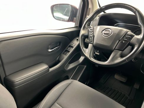 Used 2022 Nissan Frontier SV image 11