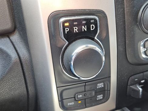 Used 2018 RAM 1500 SLT AWD/4WD image 11