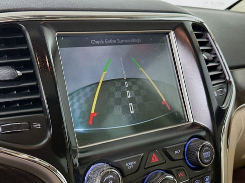 Used 2017 Jeep Grand Cherokee Limited RWD image 23