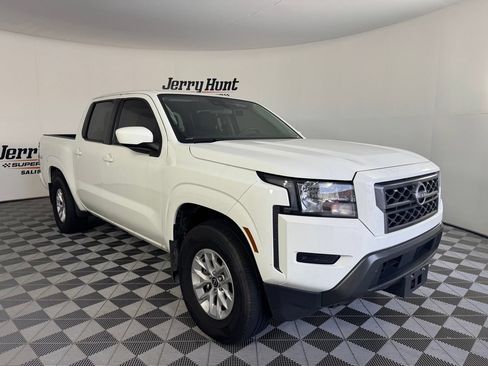 Used 2024 Nissan Frontier SV w/ Tow Package RWD image 6