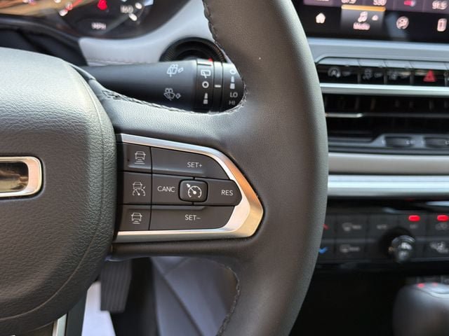 Used 2025 Jeep Compass Limited AWD/4WD image 22