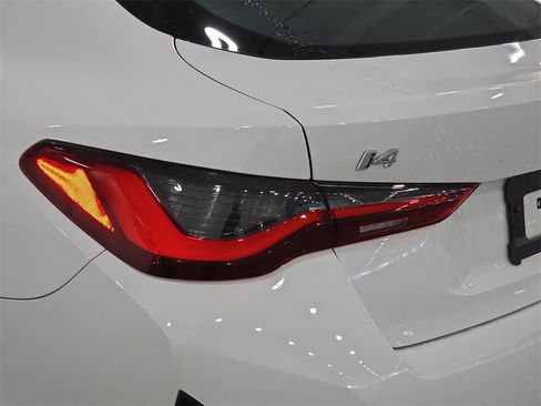 Used 2023 BMW i4 eDrive35 image 32