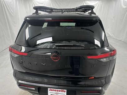 New 2026 Nissan Pathfinder SV