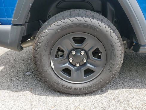 Used 2024 Jeep Wrangler Sport AWD/4WD image 16