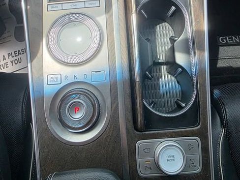 Used 2022 Genesis GV80 2.5T w/ Prestige Package 04 AWD/4WD image 19