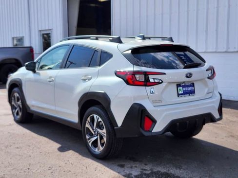 Used 2024 Subaru Crosstrek 2.0i Premium AWD/4WD image 3