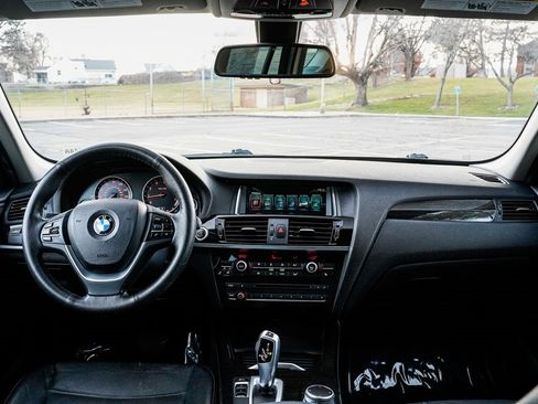 Used 2017 BMW X3 xDrive28i image 11