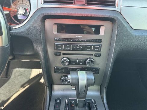 Used 2010 Ford Mustang GT image 10