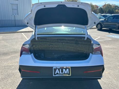 New 2025 Hyundai Elantra Sport image 18